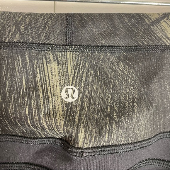 Lululemon Fresh Mesh Run Crop Sz 4 - Picture 12 of 16